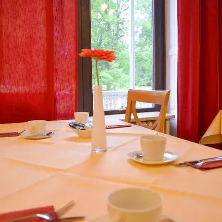 Gasthuis Kisseleff 3*